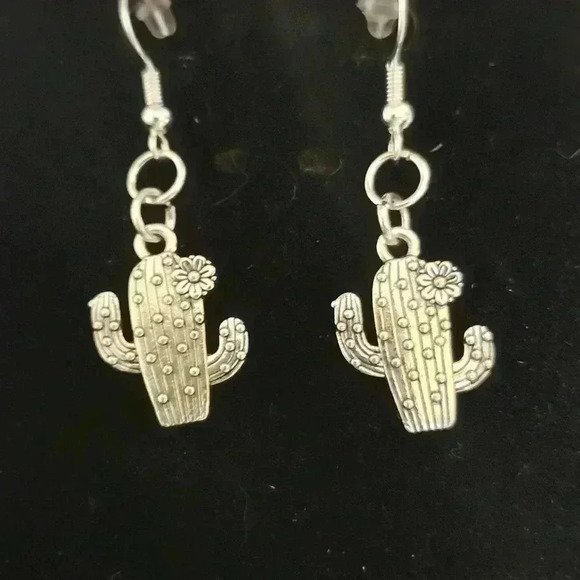Handcrafted adorable 🌵 earrings Nickle Free! - Picture 3 of 3